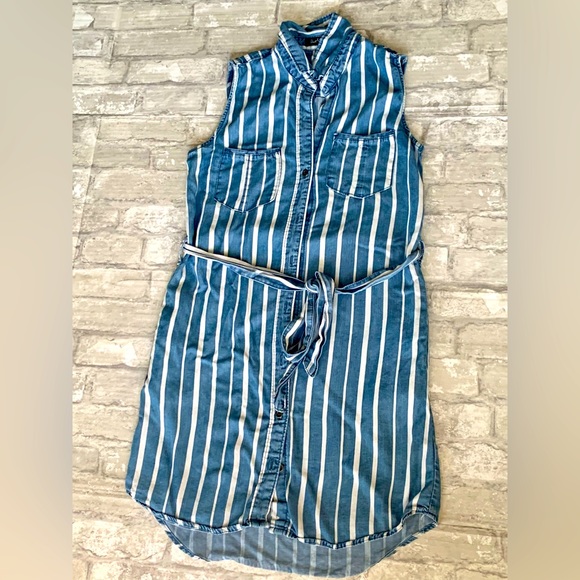 Striped Jean Collared Button Down Sleeveless Dress - Picture 5 of 8